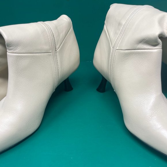 Raye | Jonathan Boot - Picture 3 of 10